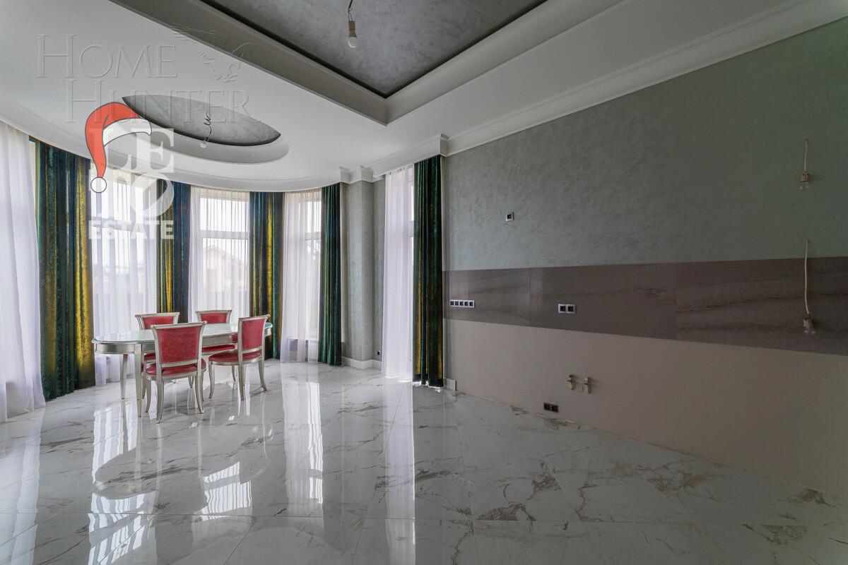 3-этажный коттедж 350 м² с отделкой