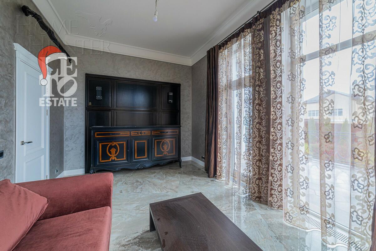 3-этажный коттедж 350 м² с отделкой