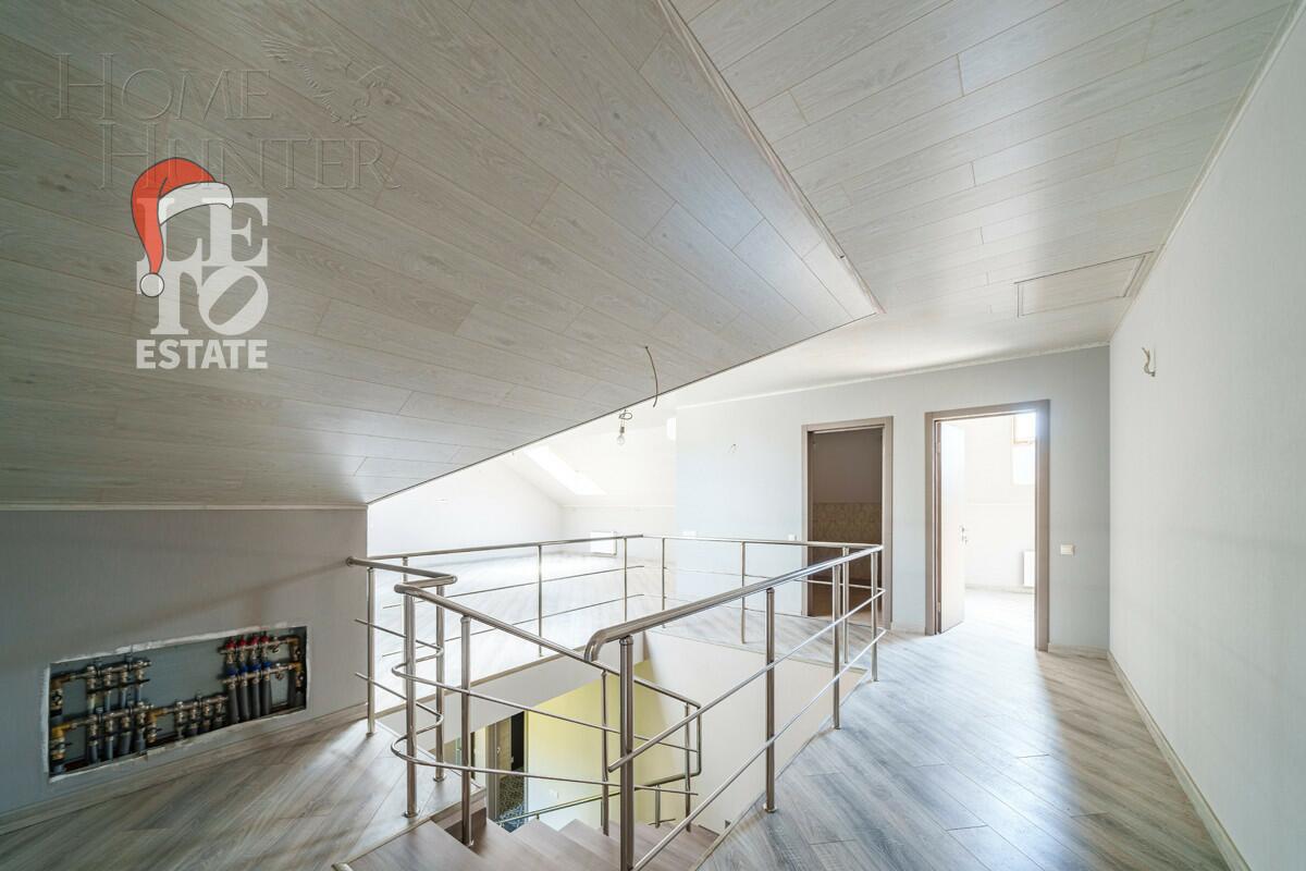 2-этажный коттедж 1 000 м² с отделкой