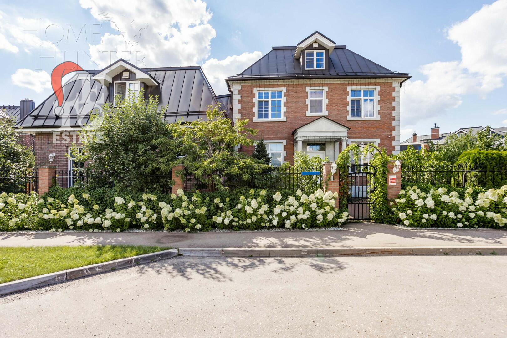 3-этажный коттедж 550 м² с отделкой