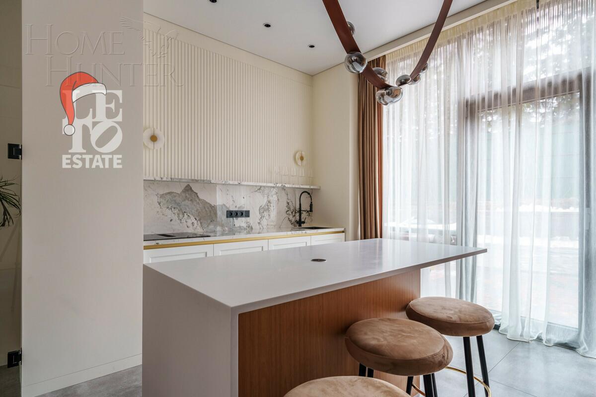 3-этажный таунхаус 238 м² с отделкой