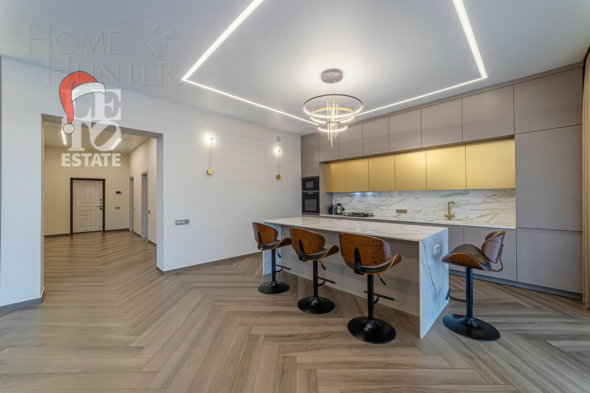 2-этажный коттедж 241 м² с отделкой