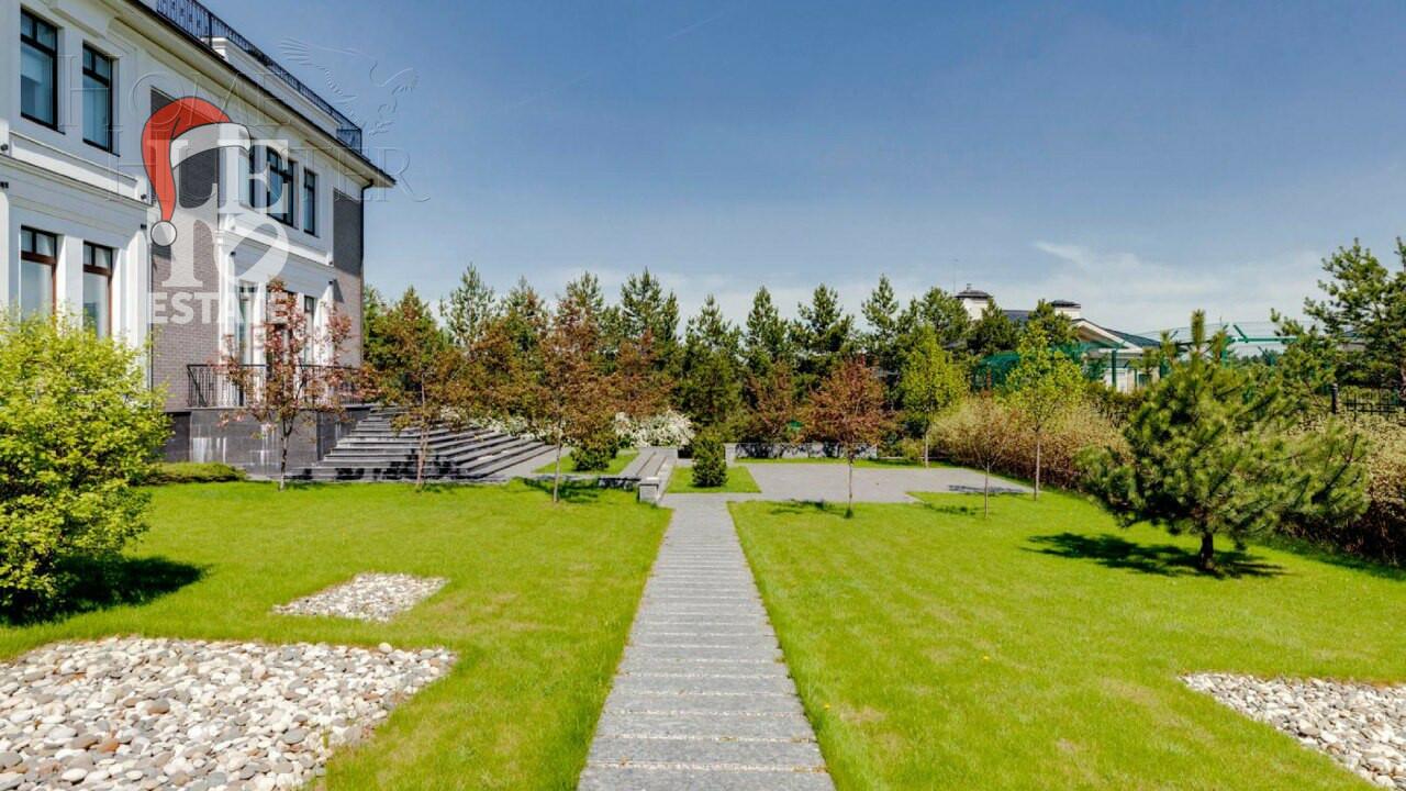 3-этажный коттедж 1 185 м² с отделкой