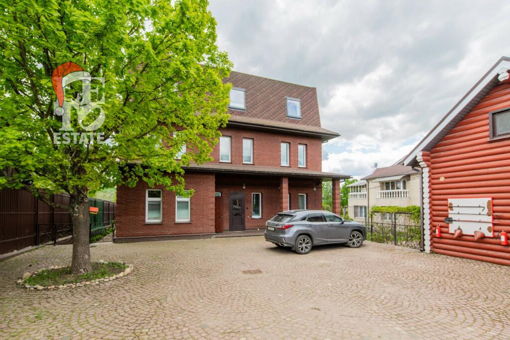 3-этажный коттедж 553.6 м² с отделкой