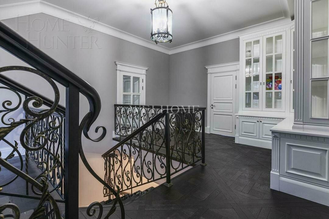 КОТТЕДЖ 770 м² без отделки