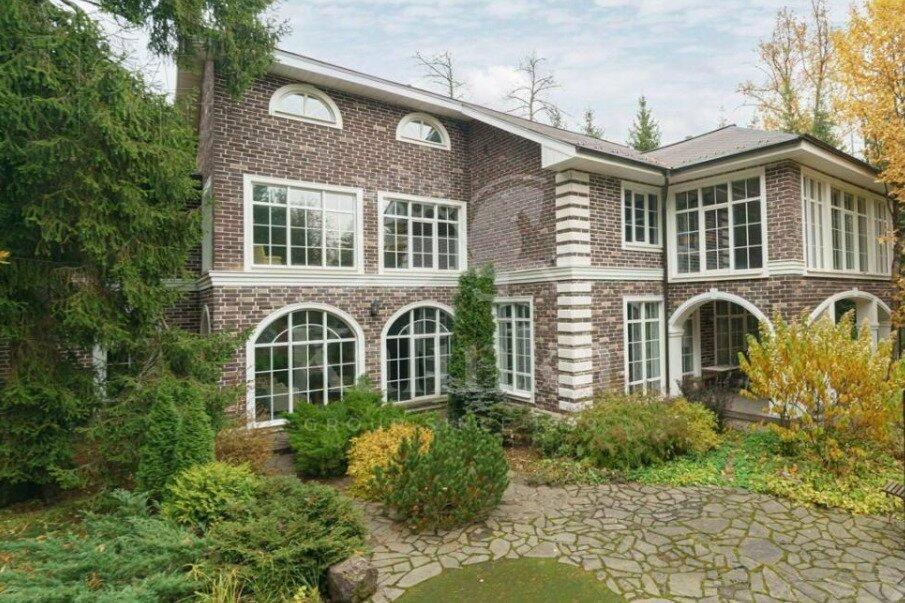 2-этажный коттедж 688 м² с отделкой