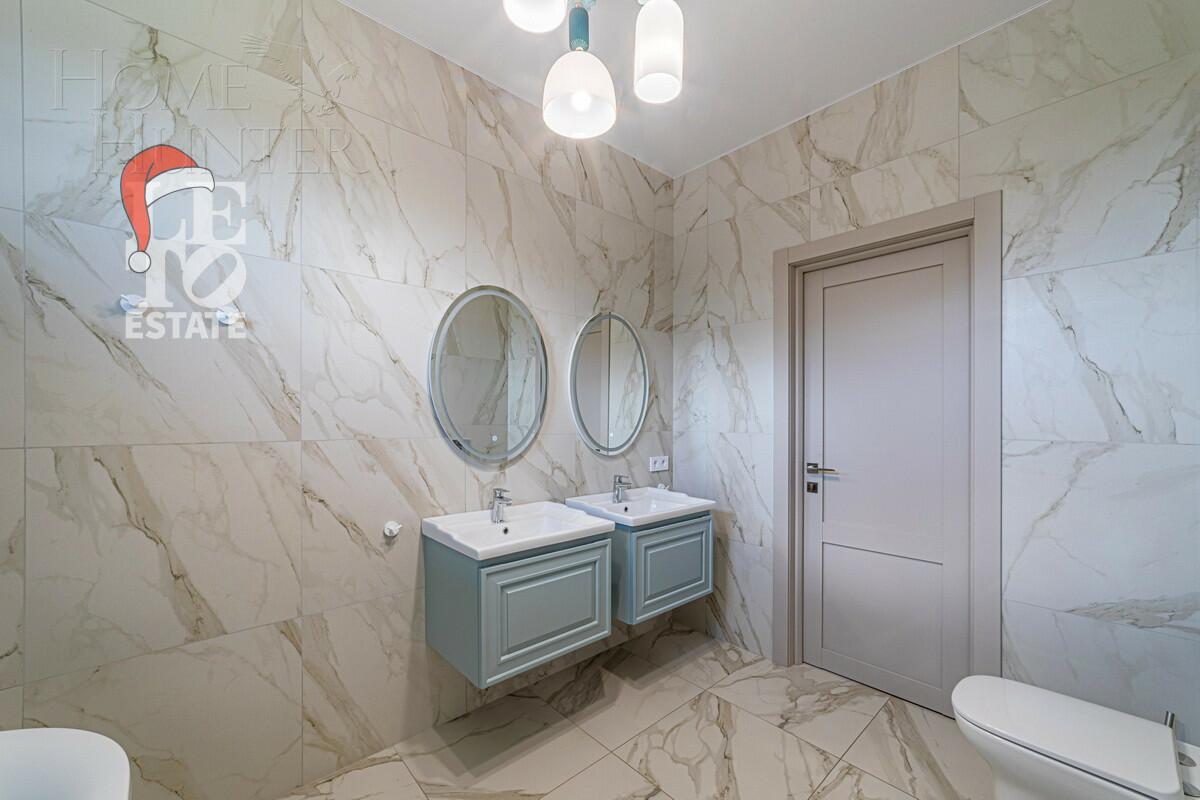 2-этажный коттедж 241 м² с отделкой