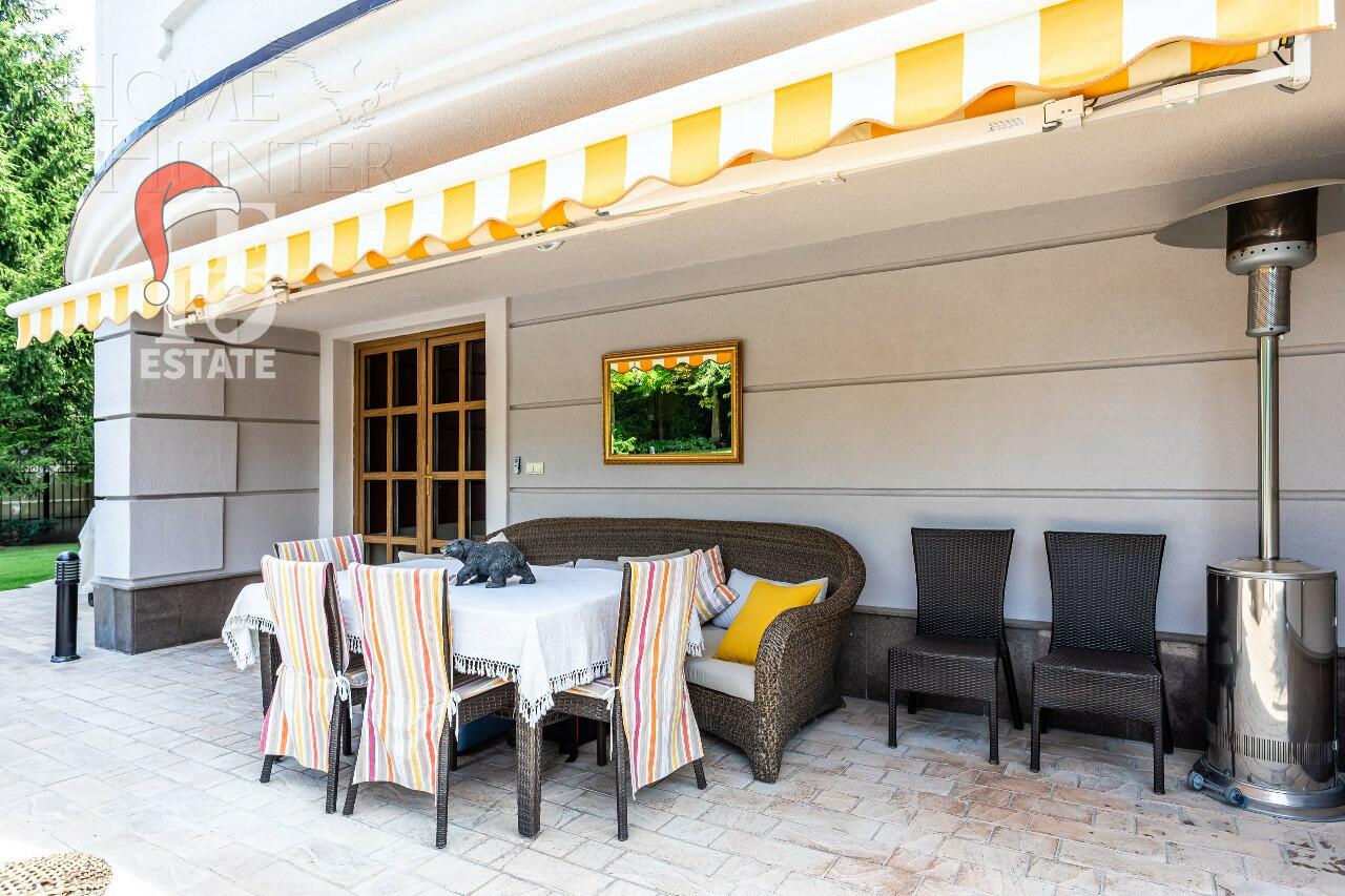 3-этажный коттедж 750 м² с отделкой