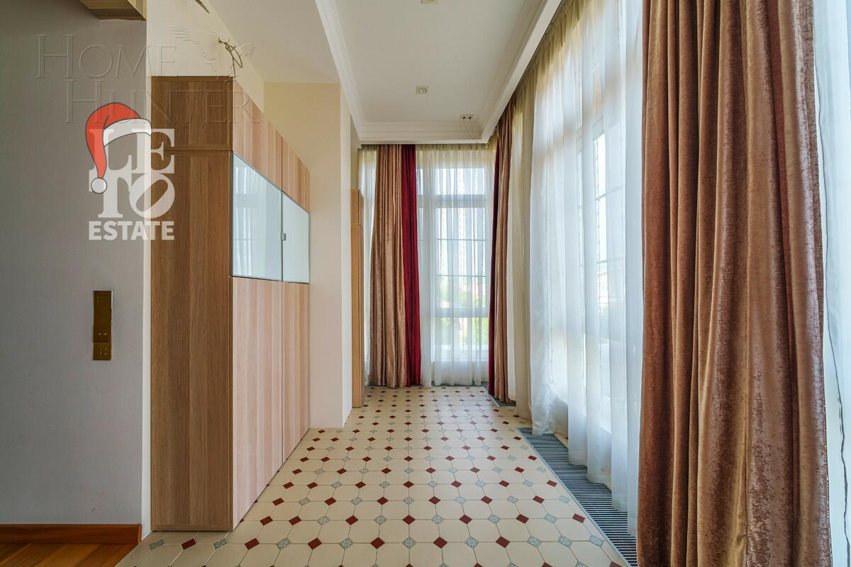 3-этажный коттедж 500 м² с отделкой