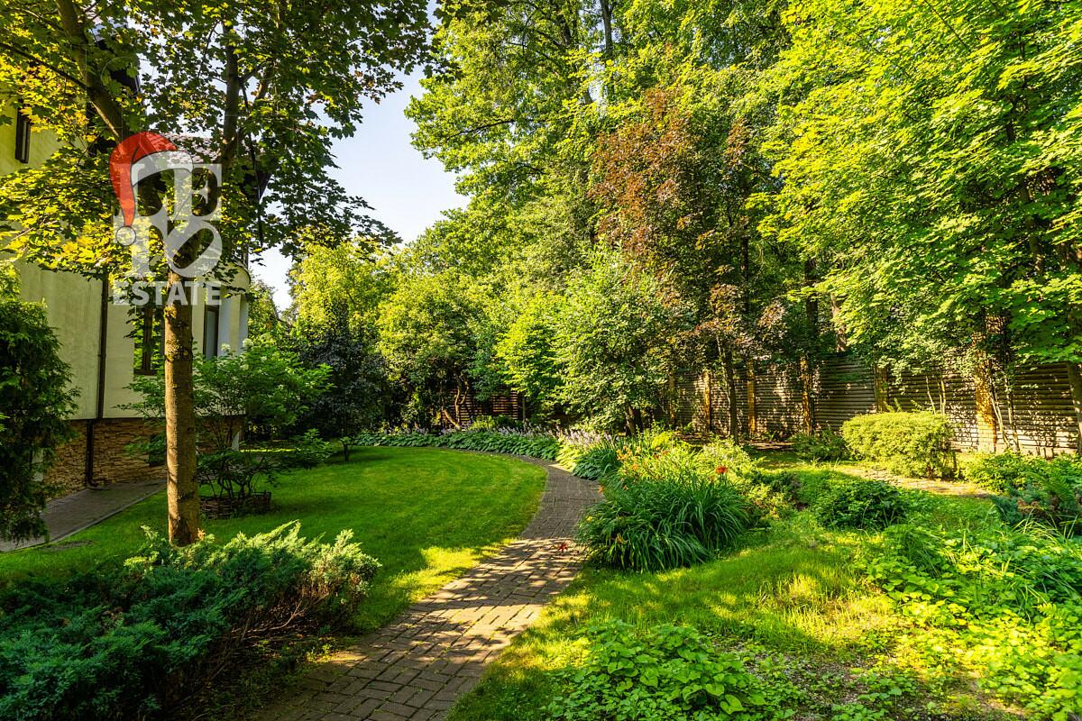 2-этажный коттедж 600 м² с отделкой