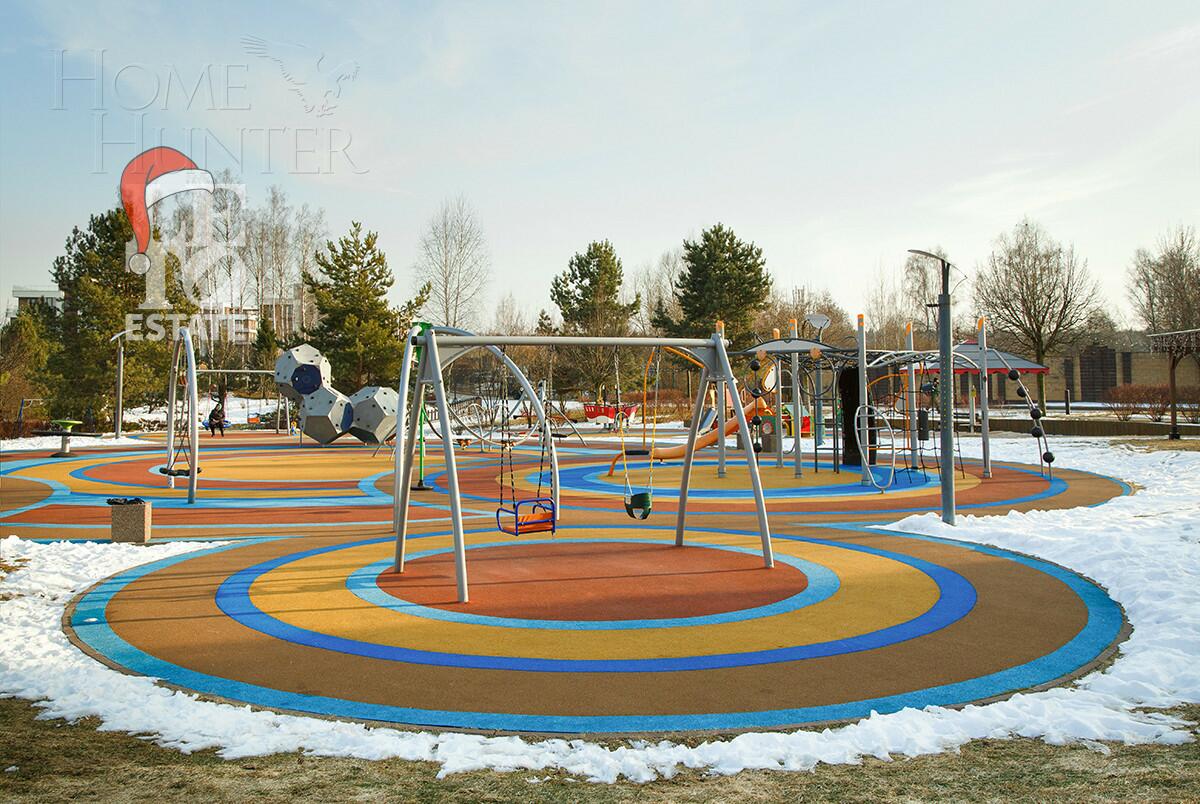 3-этажный таунхаус 264.6 м² с отделкой