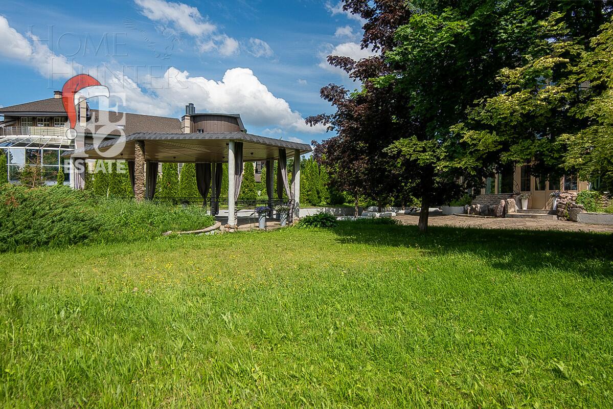 3-этажный коттедж 1 241 м² с отделкой