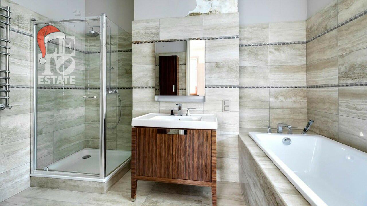 3-этажный коттедж 1 185 м² с отделкой