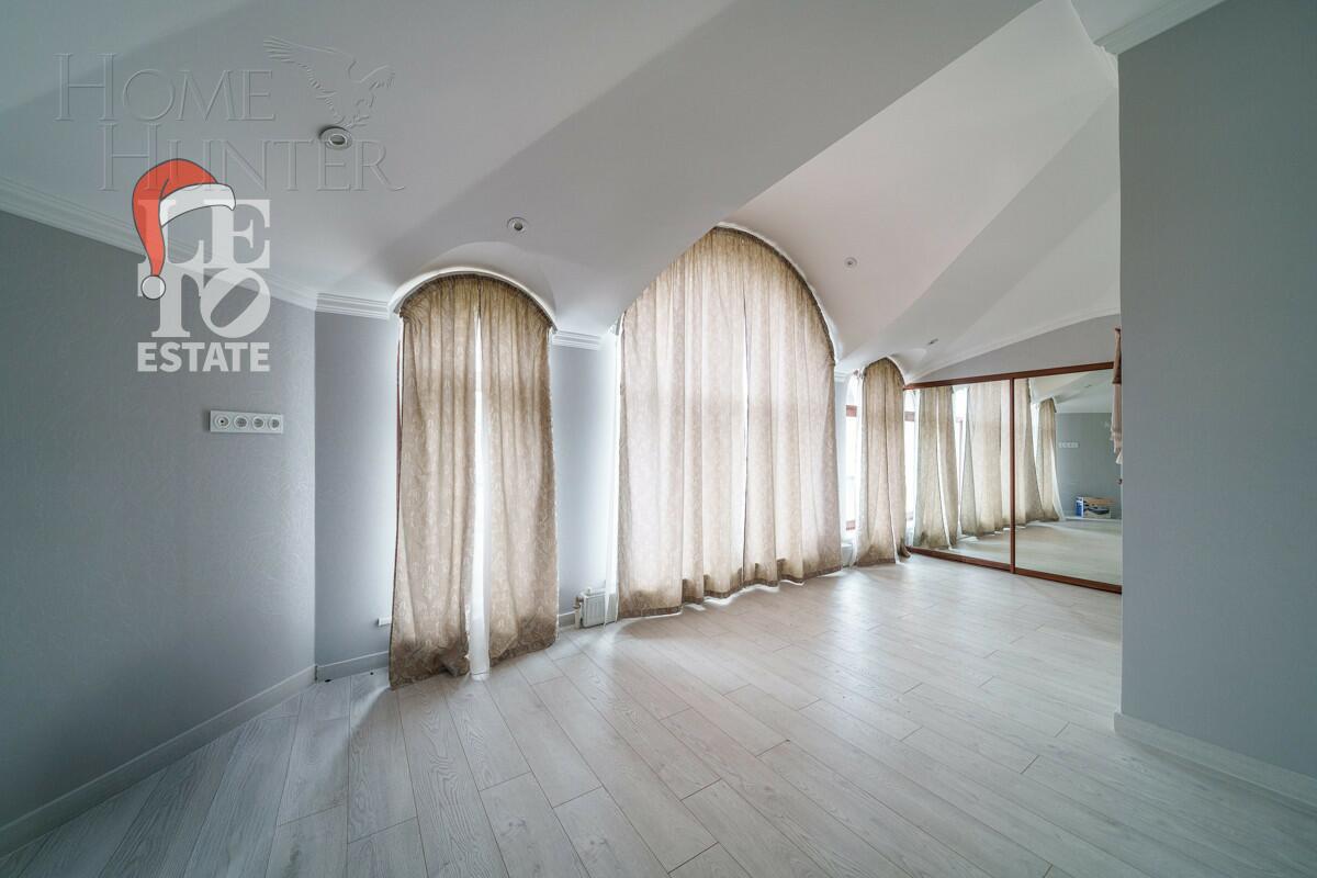 2-этажный коттедж 400 м² с отделкой