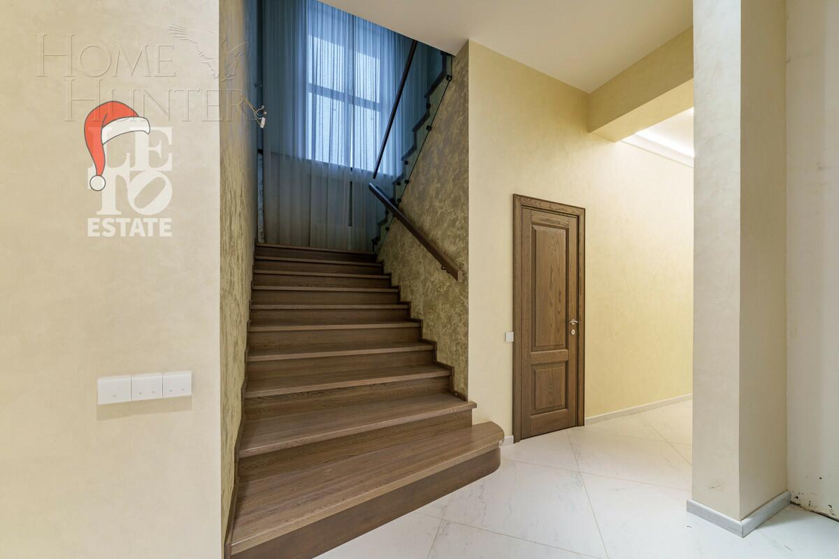 2-этажный коттедж 400 м² с отделкой