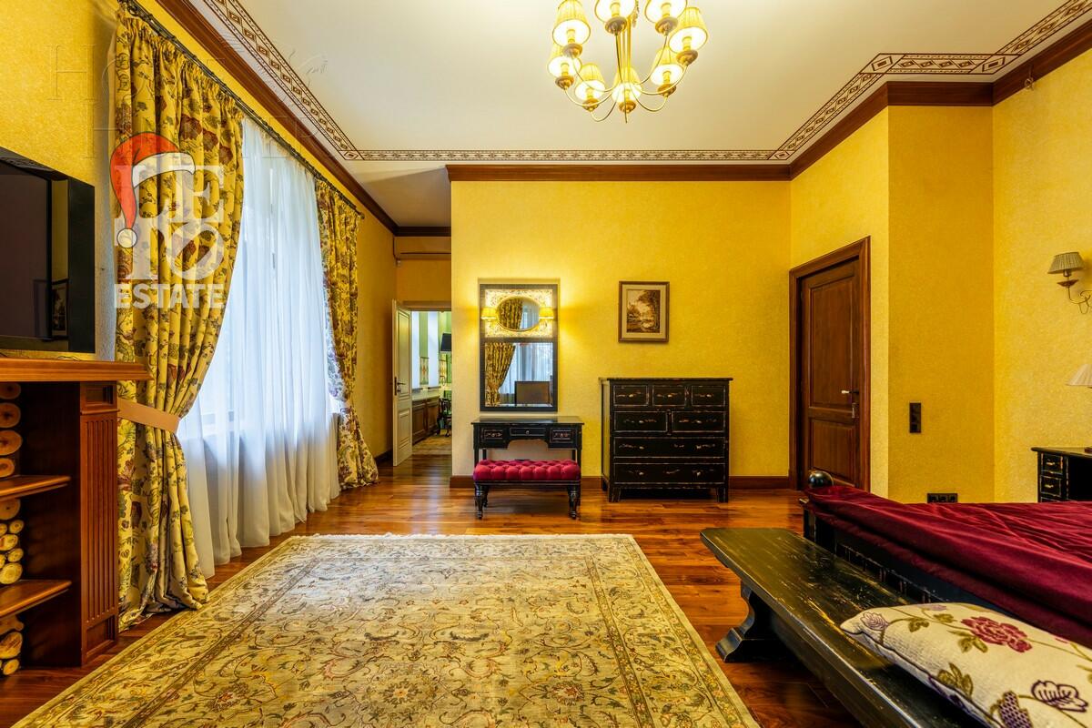 3-этажный коттедж 980 м² с отделкой