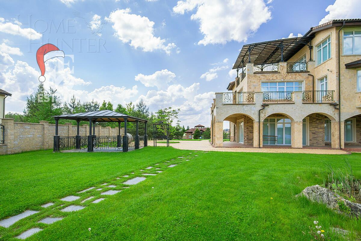 3-этажный коттедж 1 500 м² с отделкой