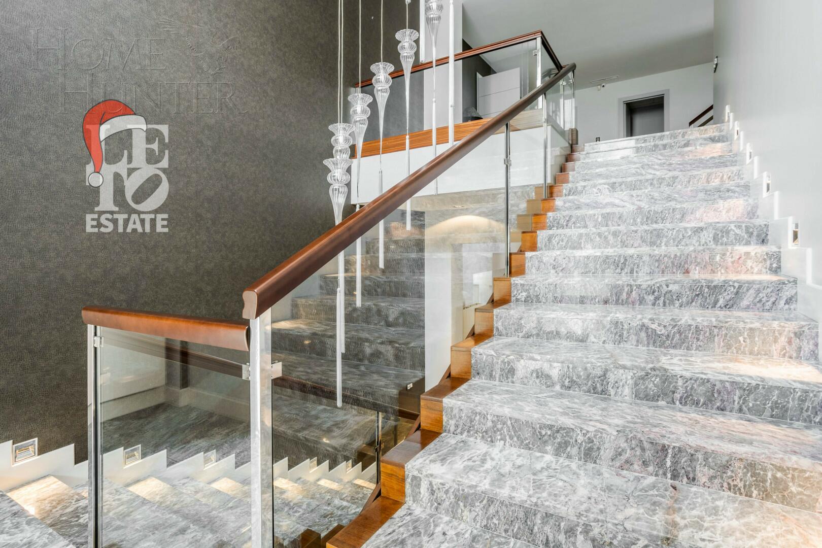 2-этажный коттедж 1 438 м² с отделкой