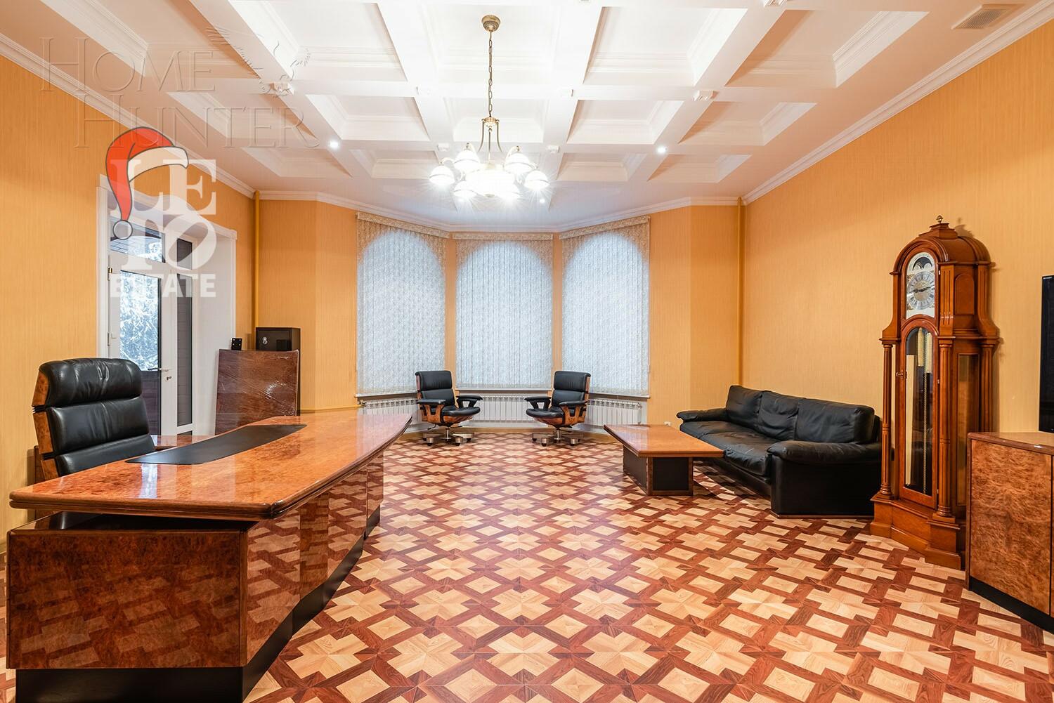 3-этажный коттедж 1 319 м² с отделкой