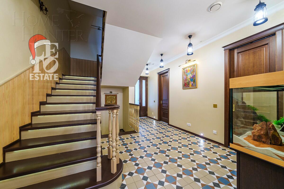 3-этажный коттедж 500 м² с отделкой