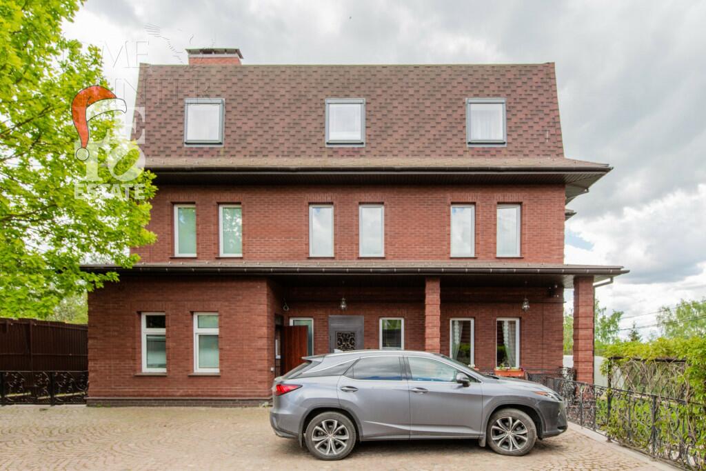 3-этажный коттедж 553.6 м² с отделкой