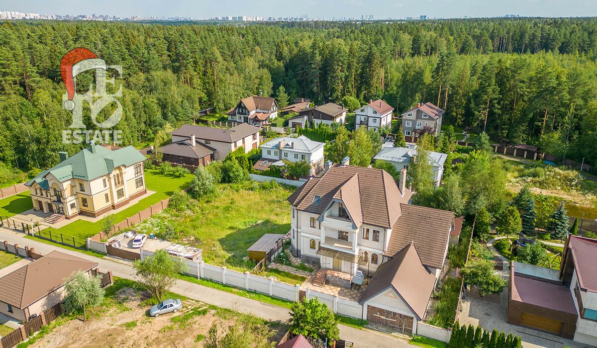 2-этажный коттедж 1 028 м² с отделкой