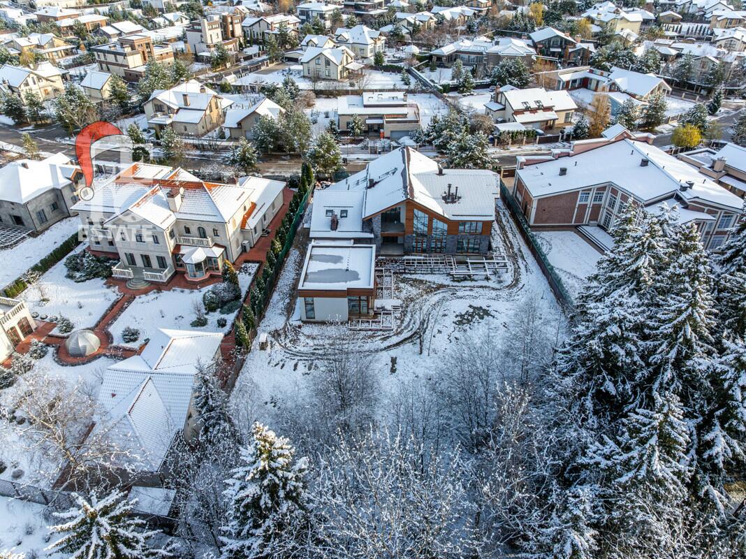 2-этажный коттедж 1 150 м² без отделки