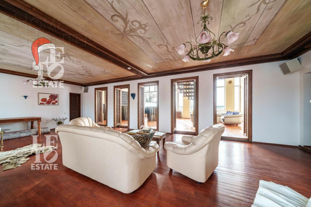 3-этажный коттедж 840 м² с отделкой