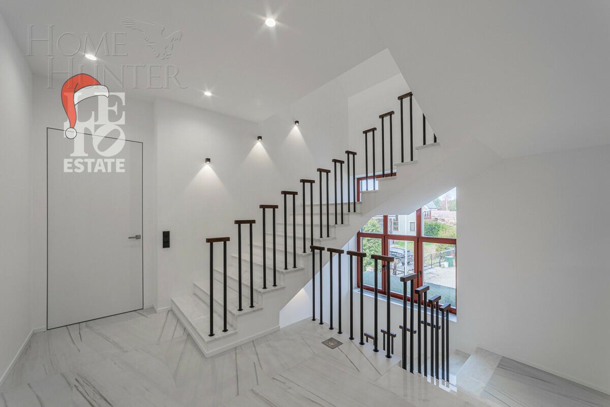 2-этажный коттедж 693 м² с отделкой