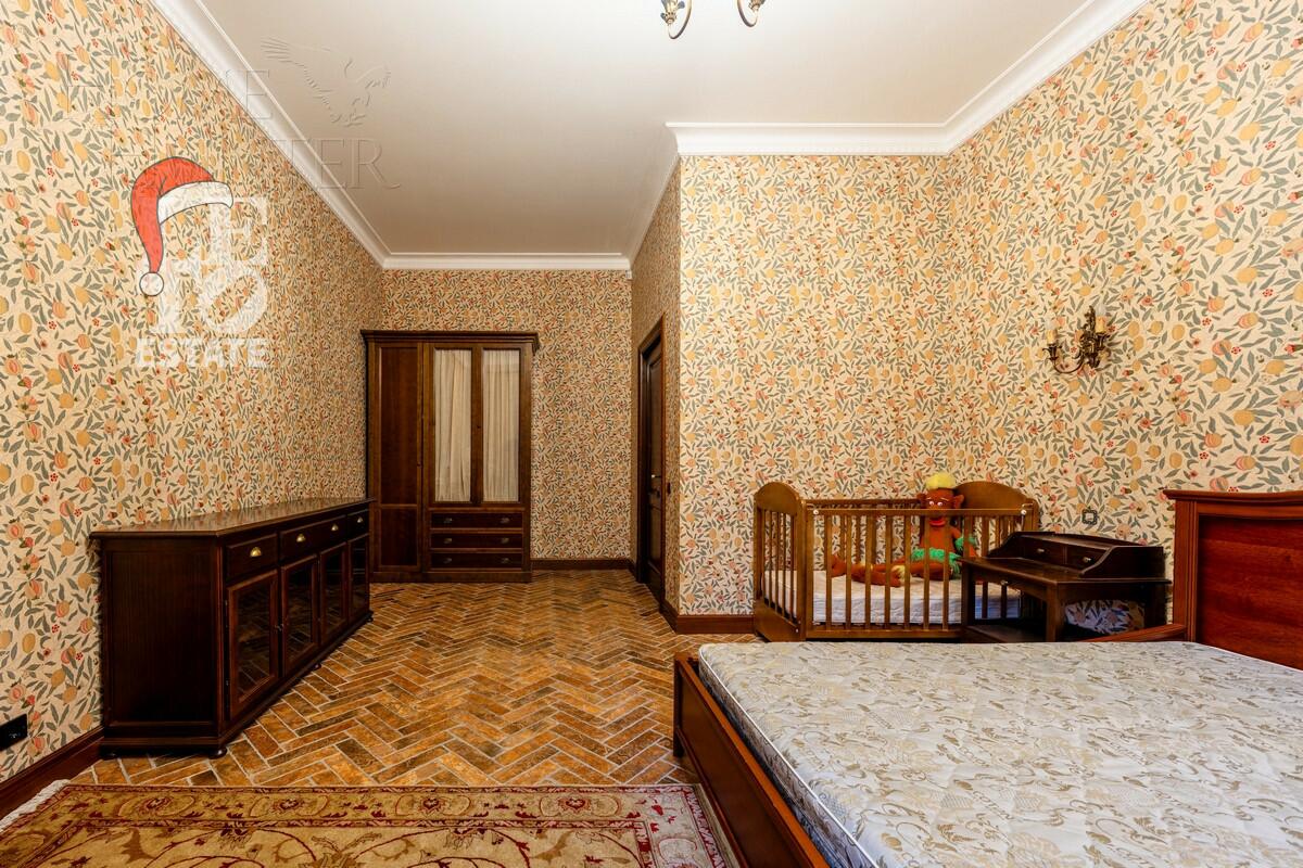 3-этажный коттедж 980 м² с отделкой