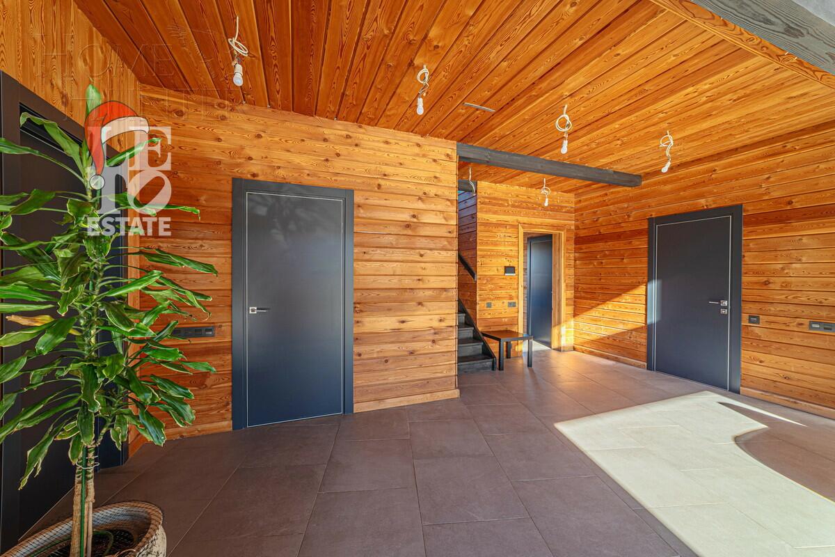 2-этажный коттедж 220 м² с отделкой