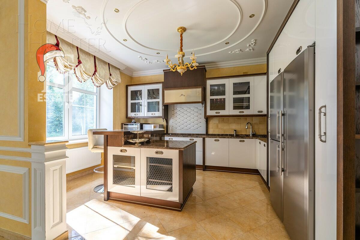 2-этажный коттедж 700 м² с отделкой