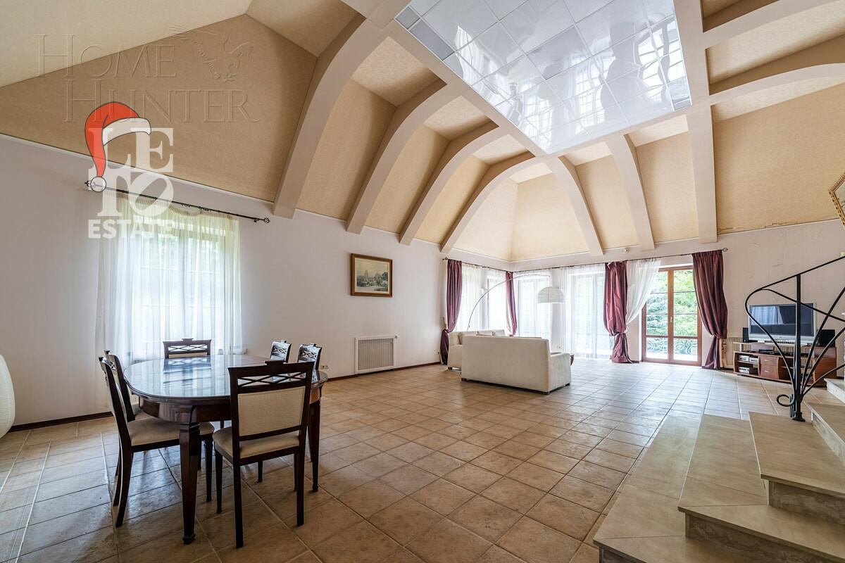 2-этажный коттедж 650 м² с отделкой