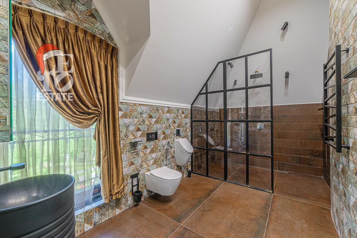 3-этажный коттедж 1 200 м² с отделкой