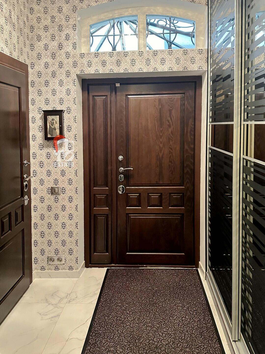 3-этажный таунхаус 293 м² с отделкой