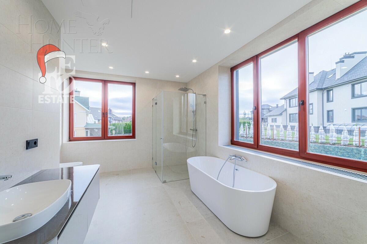 2-этажный коттедж 693 м² с отделкой