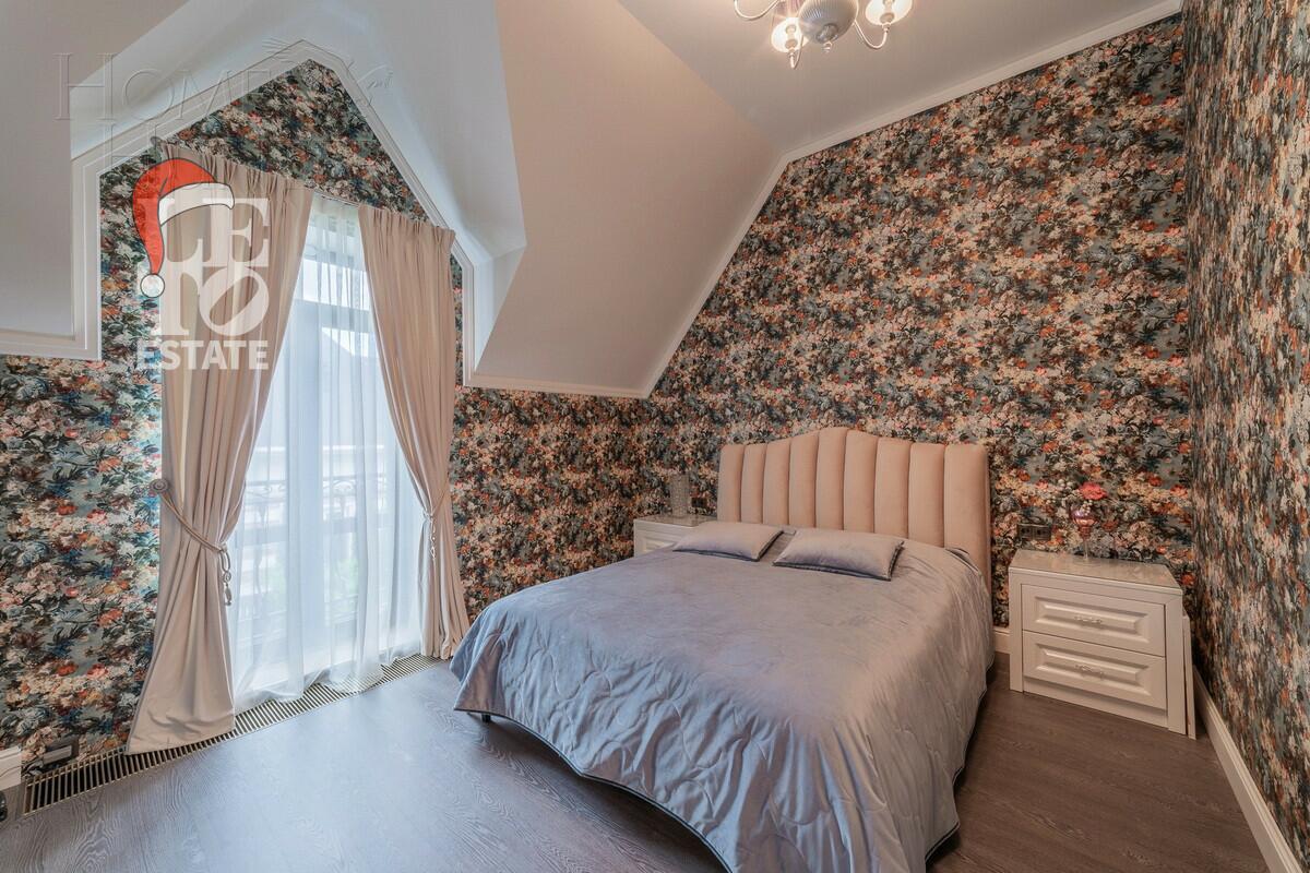 3-этажный коттедж 1 200 м² с отделкой