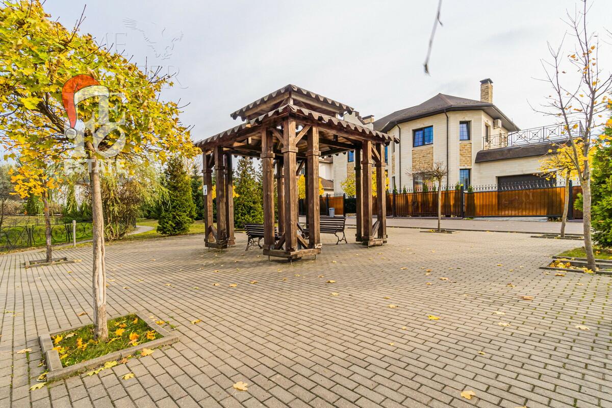 2-этажный коттедж 460 м² без отделки