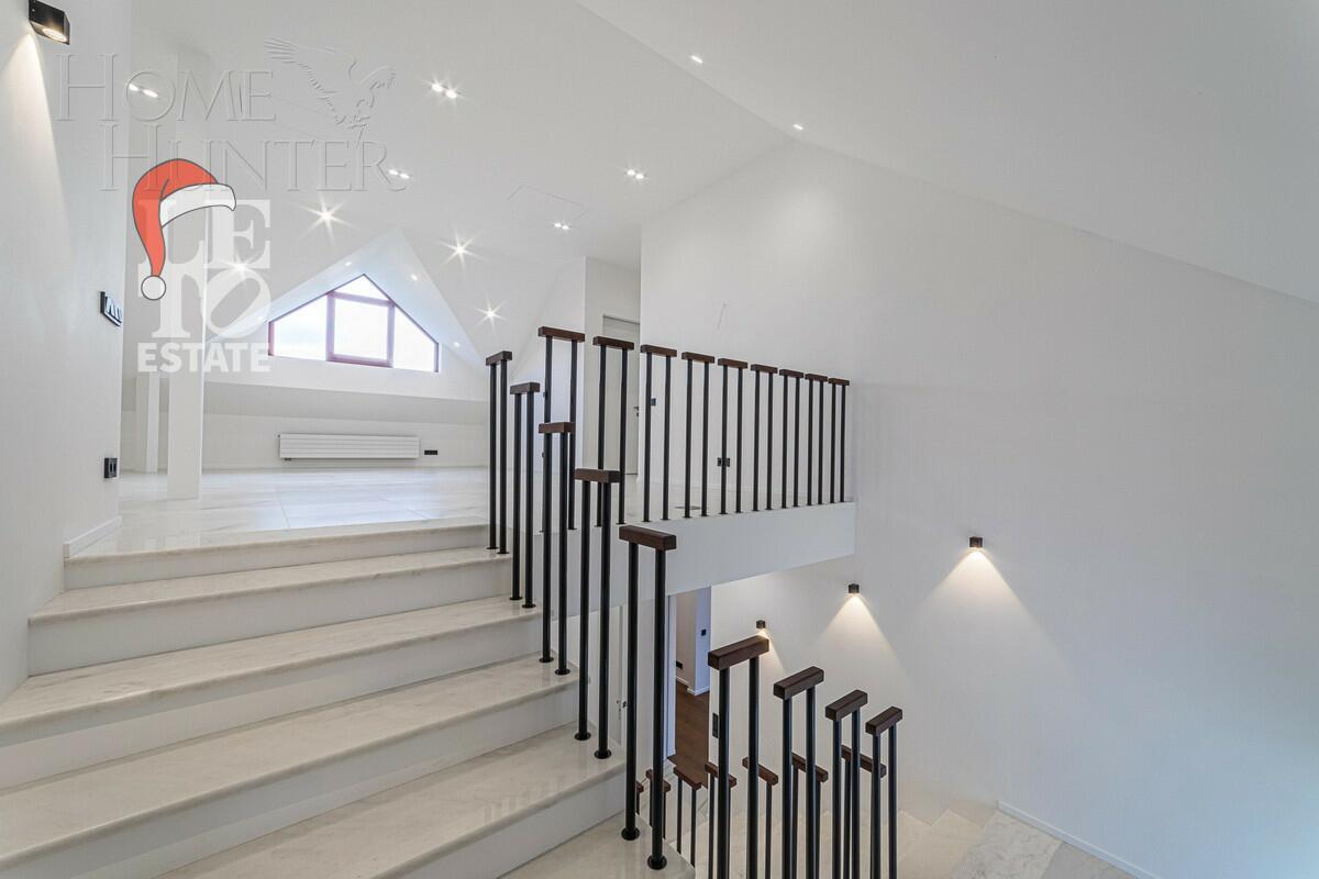 2-этажный коттедж 693 м² с отделкой