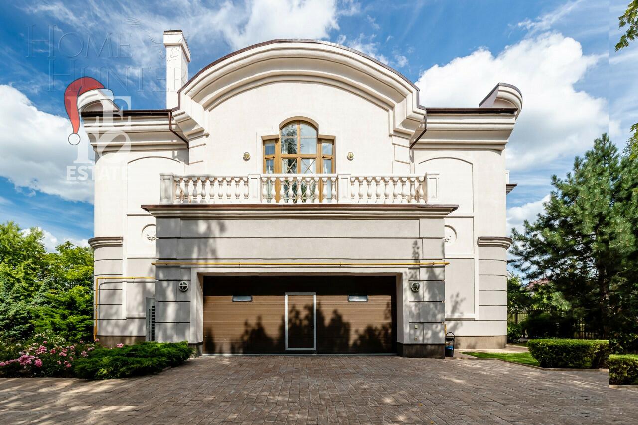 3-этажный коттедж 750 м² с отделкой