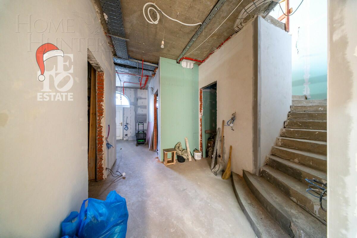 4-этажный таунхаус 395 м² без отделки