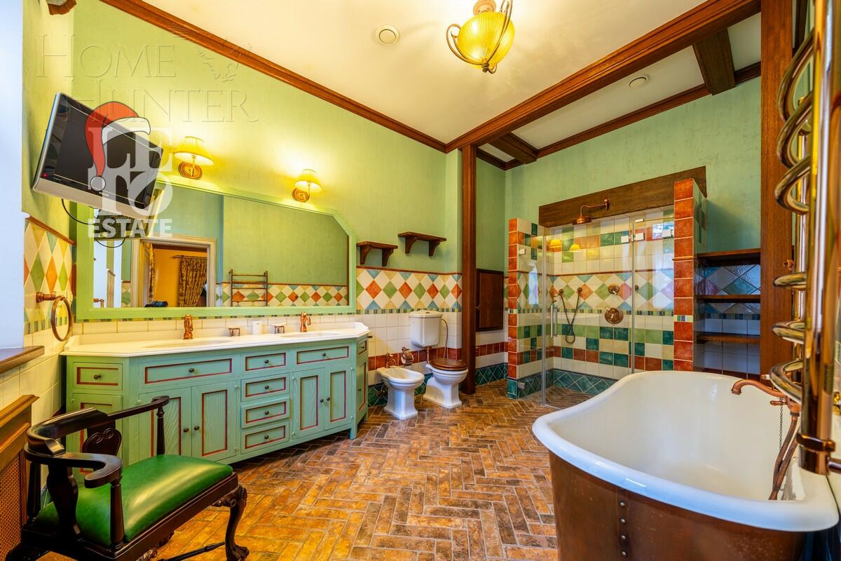 3-этажный коттедж 980 м² с отделкой