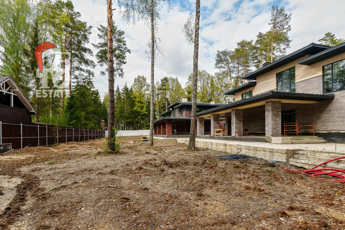 2-этажный коттедж 460 м² без отделки