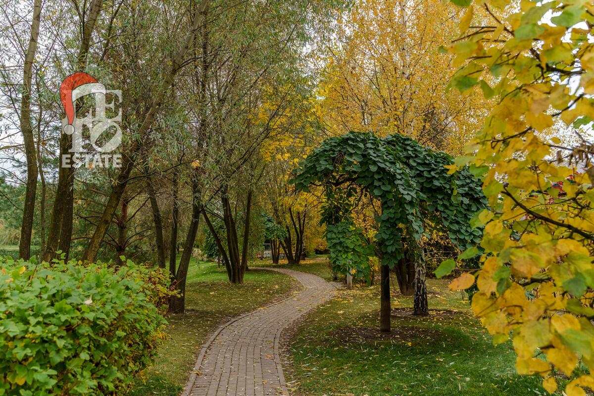 2-этажный коттедж 400 м² с отделкой