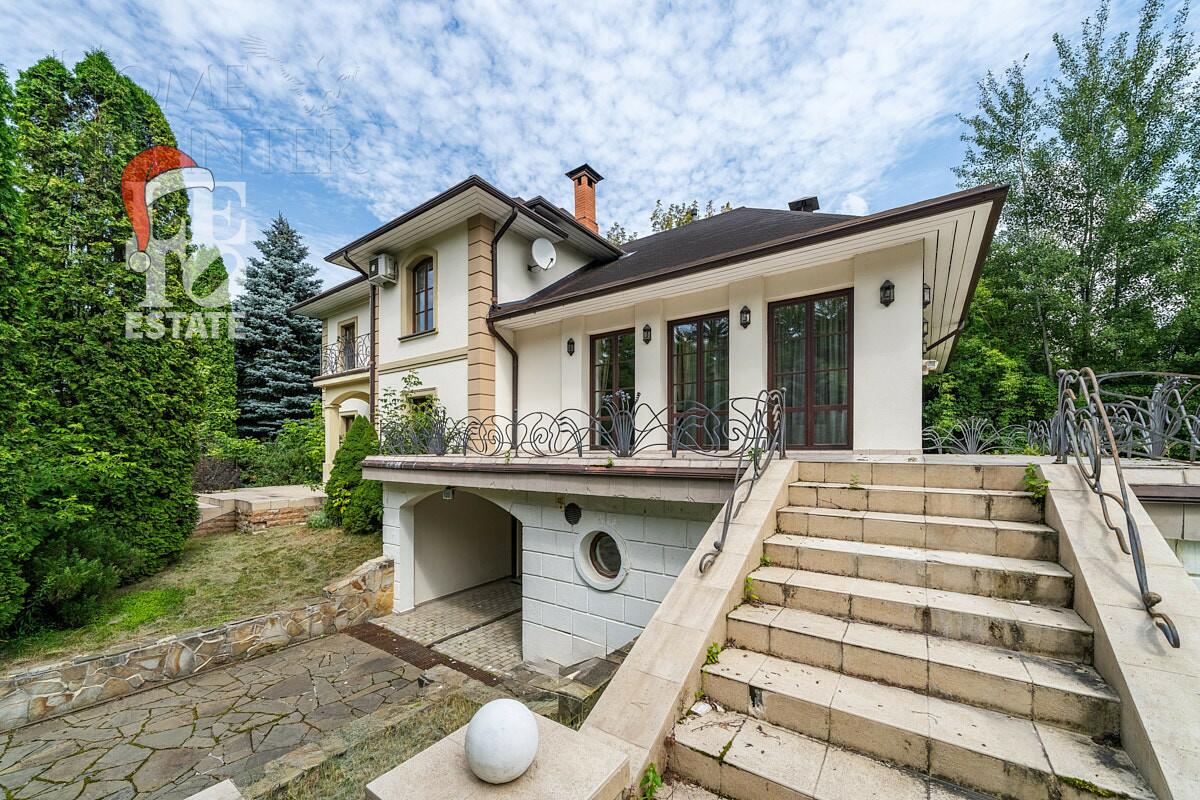 2-этажный коттедж 650 м² с отделкой