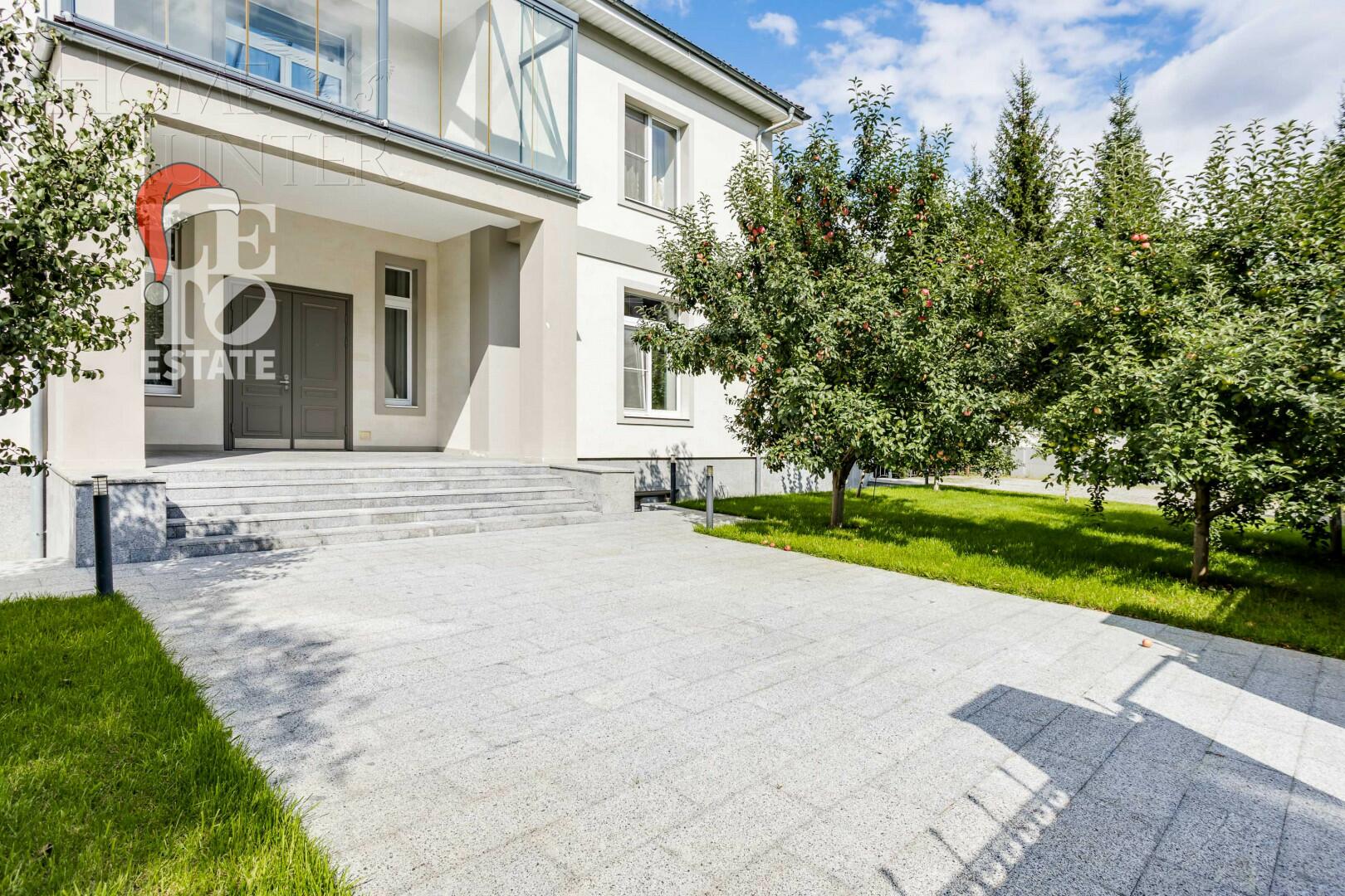 2-этажный коттедж 1 438 м² с отделкой