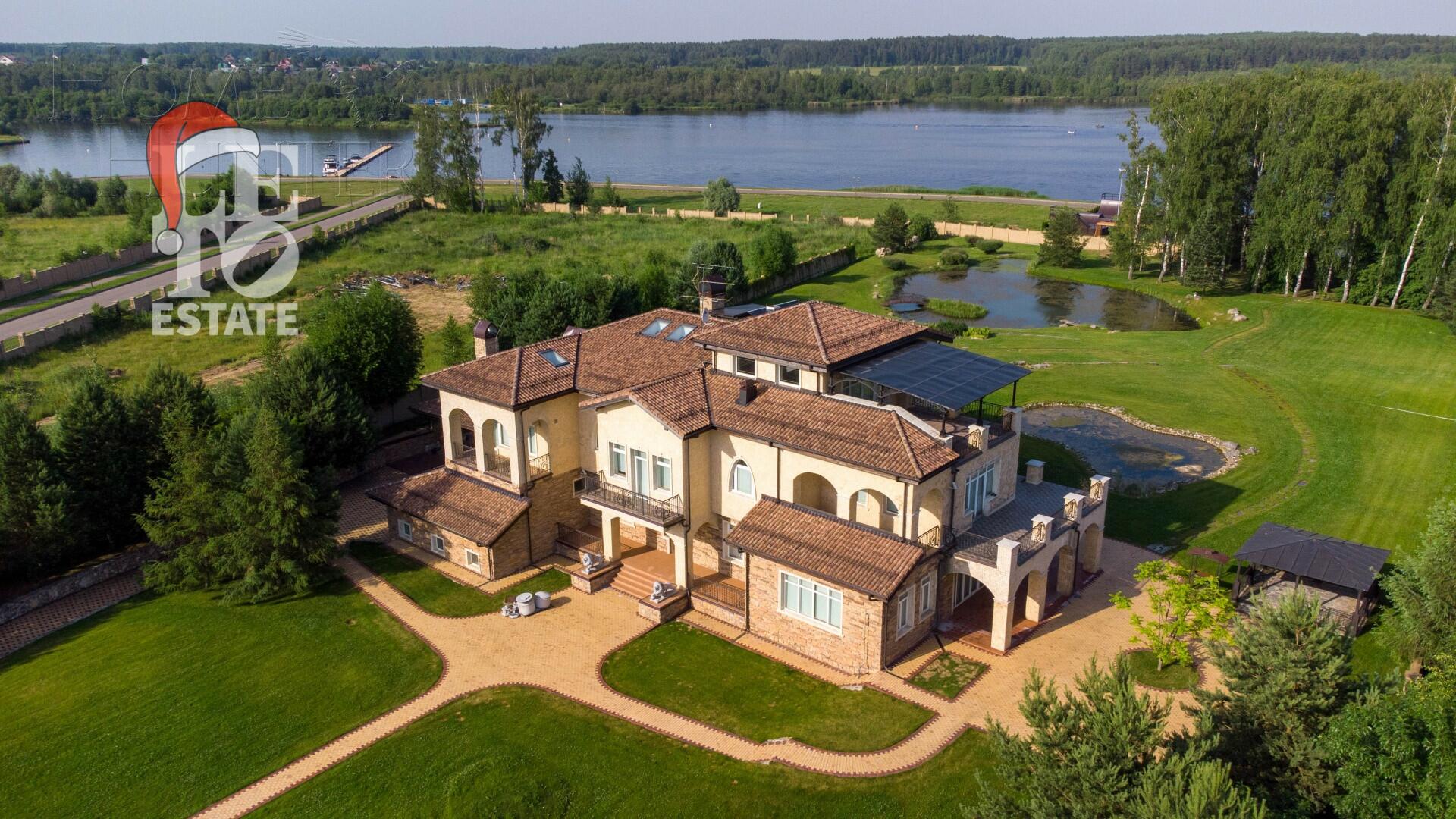 3-этажный коттедж 1 500 м² с отделкой