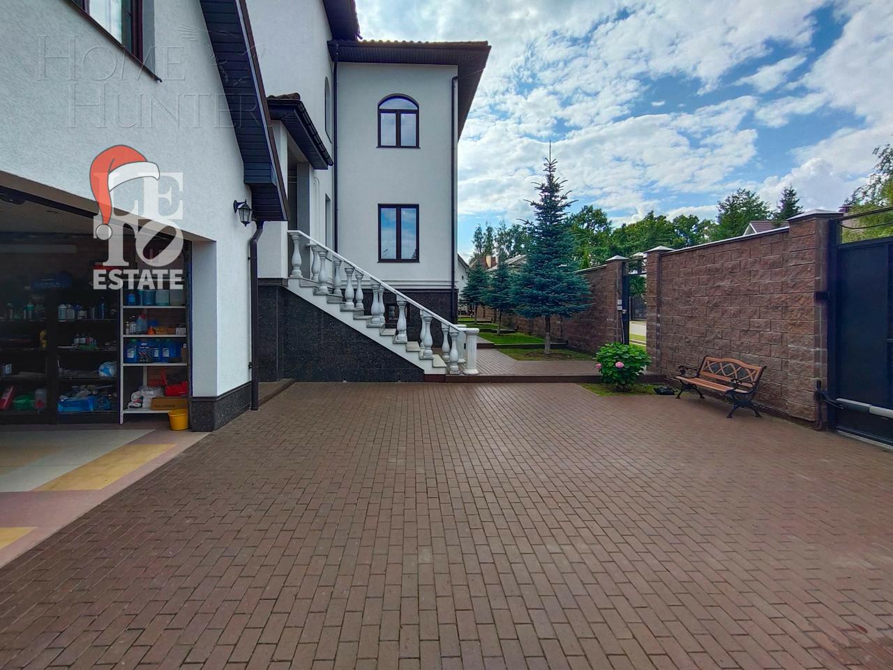 2-этажный коттедж 1 350 м² без отделки