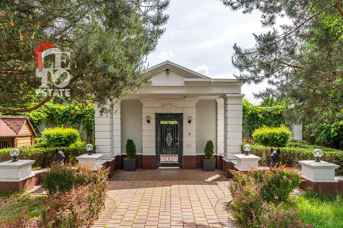 2-этажный коттедж 1 500 м² с отделкой