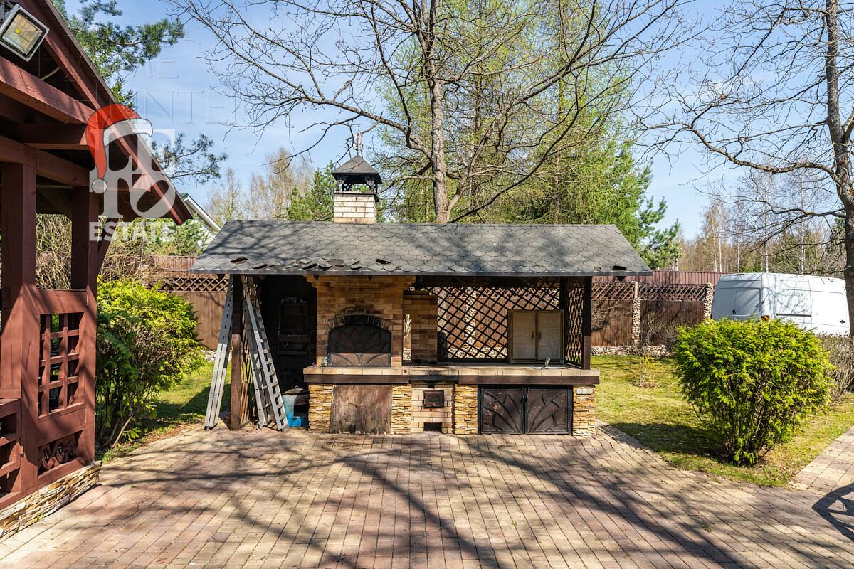 3-этажный коттедж 550 м² с отделкой